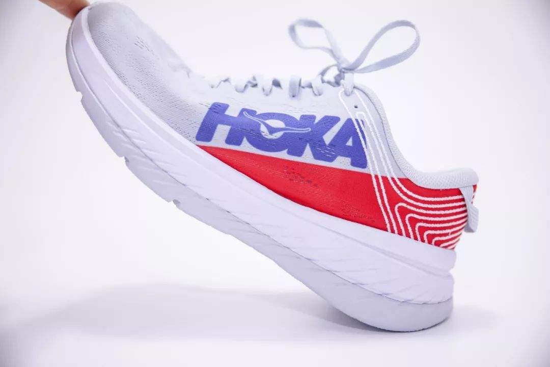 HOKA ONE ONE Carbon X 是人人都能穿，还是高薪低能？