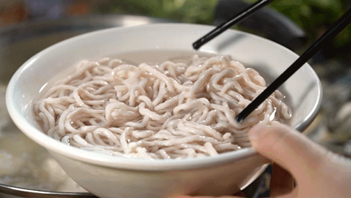 冬季限定的全鱼火锅,想吃赶紧的…