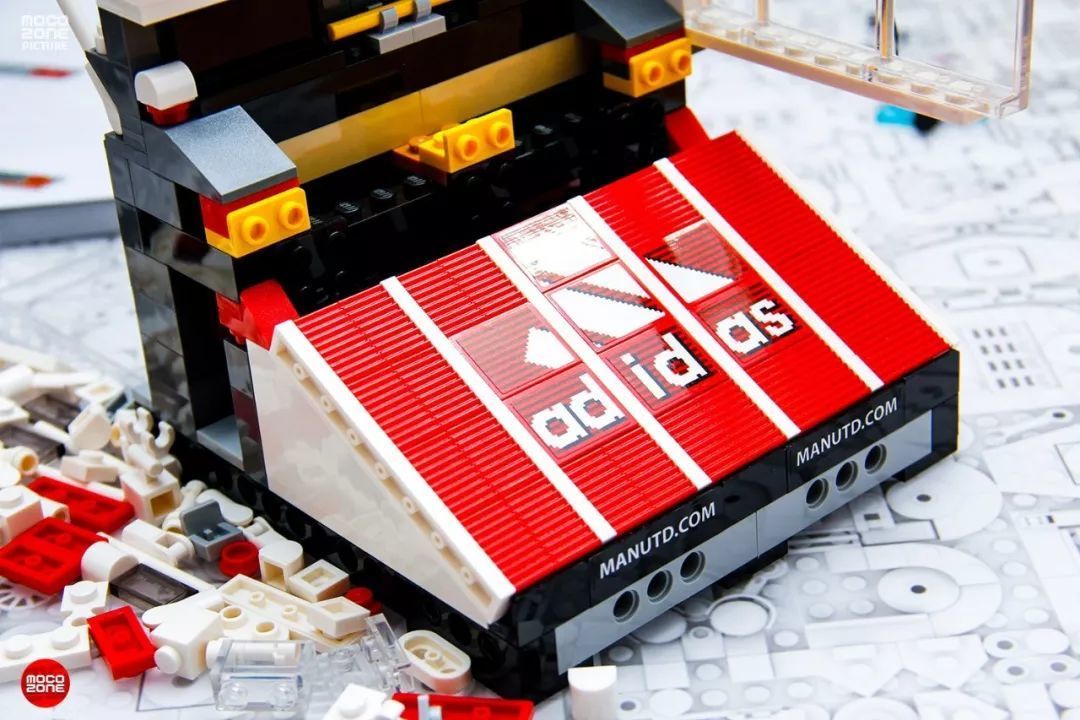 乐高creator&nbsp;expert&nbsp;10272&nbsp;老特拉福德曼联球场测评