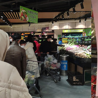 【亲历】武汉超市的菜价，没有疯涨，没有疯抢，忙中有序！