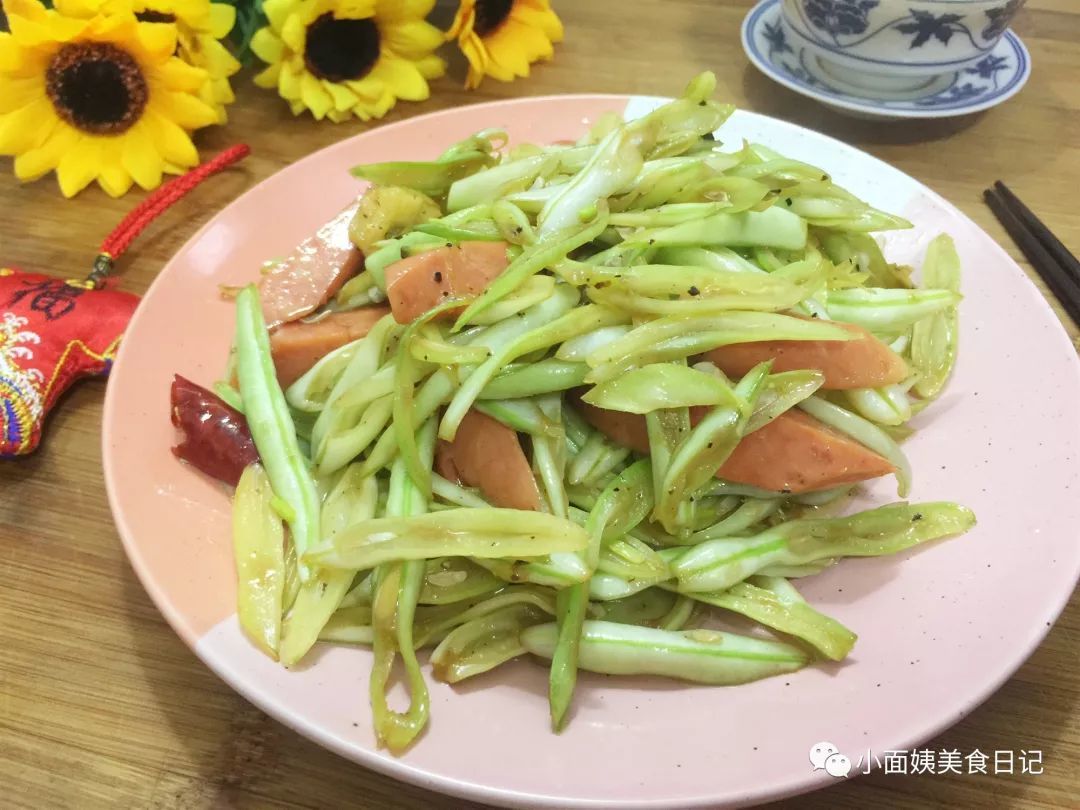 这菜本是今年招待亲戚的压轴菜，结果都来不了，只好自己在家享用 ！