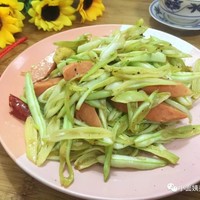 这菜本是今年招待亲戚的压轴菜，结果都来不了，只好自己在家享用 ！