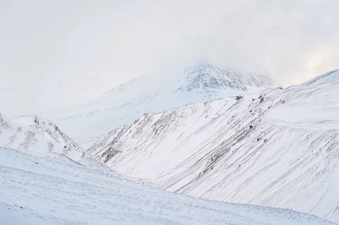 这个不怕冷的男人，拍下了冰岛最美的一面！