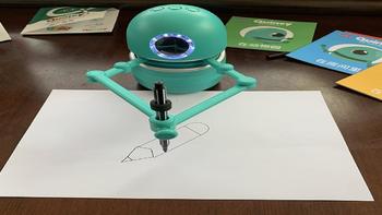 培养孩子认知动手能力——蓝宙科技 昆希·绘画机器人
