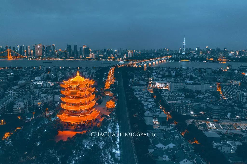 武汉加油！中国加油！热闹被病毒藏起来了，但爱不会