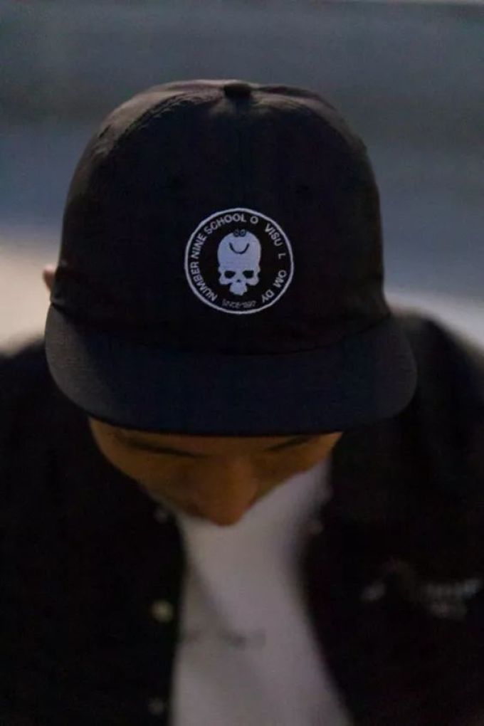 潮闻快食 | J Balvin x Air Jordan 1 曝光,Dior 推出 Oblique 图案 AirPods 保护套