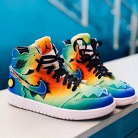 潮闻快食 | J Balvin x Air Jordan 1 曝光，Dior 推出 Oblique 图案 AirPods 保护套