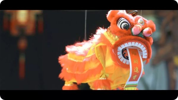一个特殊的春节假期:有人在隔离,有人在度假