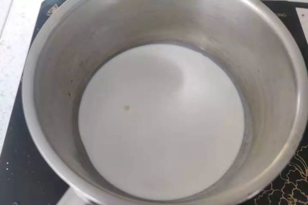 敲开玻璃糖罩,入口即化的情人节蛋糕,居然这么高级!
