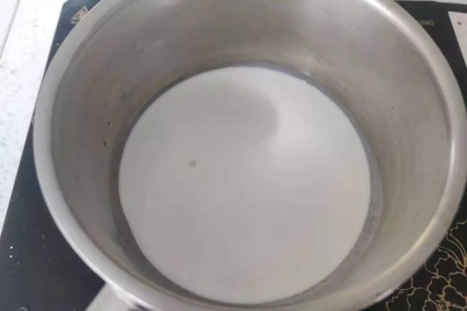 敲开玻璃糖罩,入口即化的情人节蛋糕,居然这么高级!