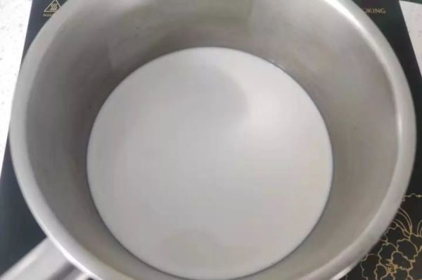 敲开玻璃糖罩,入口即化的情人节蛋糕,居然这么高级!