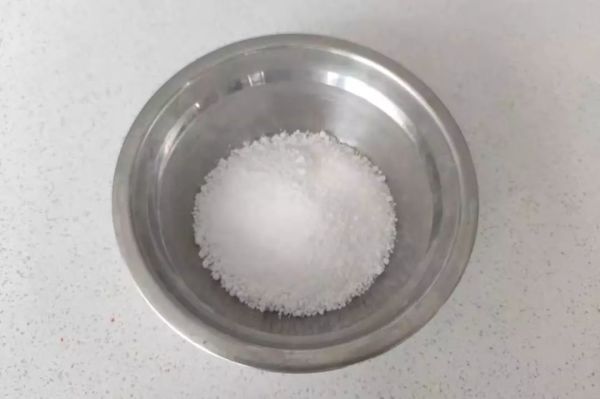 敲开玻璃糖罩,入口即化的情人节蛋糕,居然这么高级!