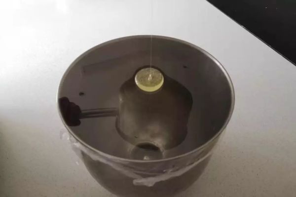 敲开玻璃糖罩,入口即化的情人节蛋糕,居然这么高级!