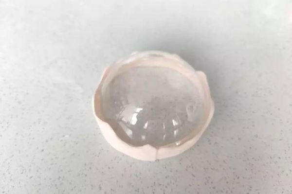 敲开玻璃糖罩,入口即化的情人节蛋糕,居然这么高级!