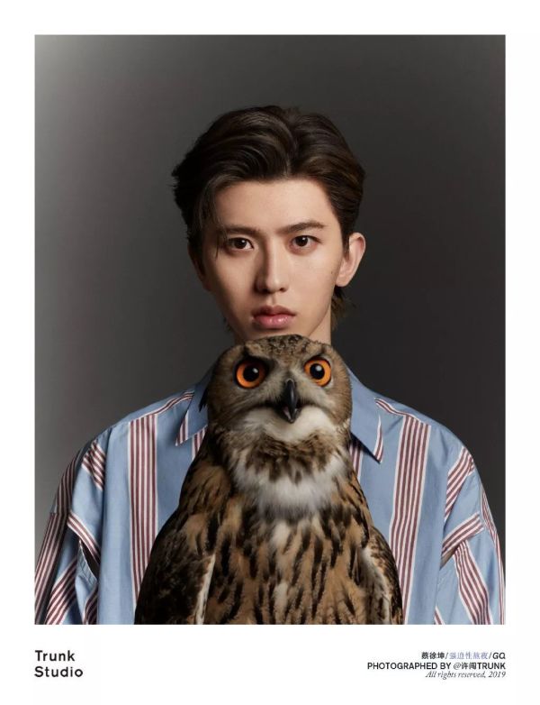 微信图片_20191122185837.jpg 有腔调!被 15 位新生代少年的写真惊艳到!