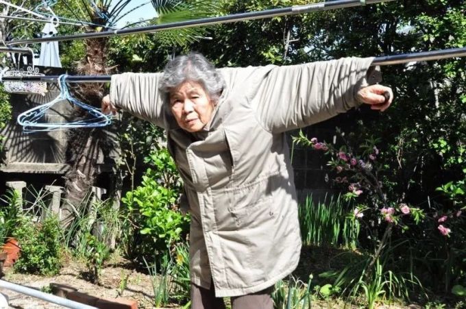 这位72岁学摄影的日本老奶奶,太硬核了!