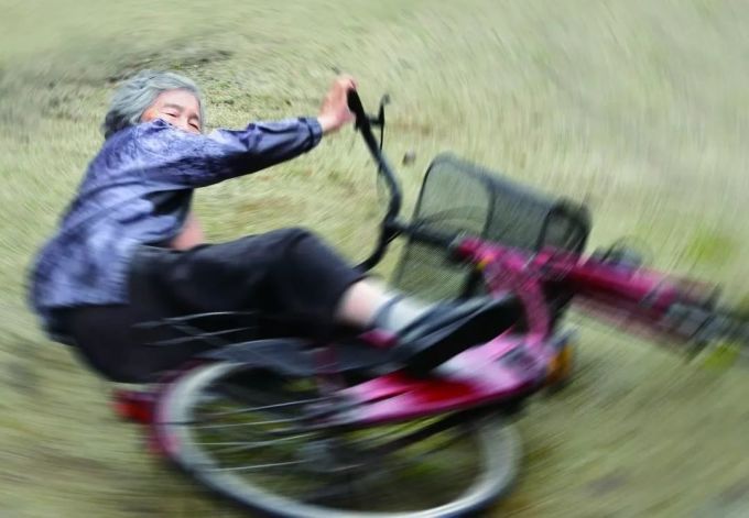 这位72岁学摄影的日本老奶奶,太硬核了!