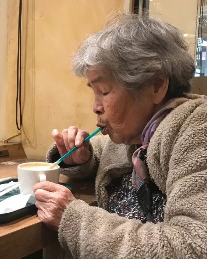 这位72岁学摄影的日本老奶奶,太硬核了!