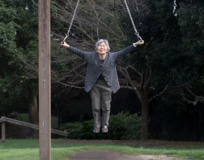 这位72岁学摄影的日本老奶奶,太硬核了!