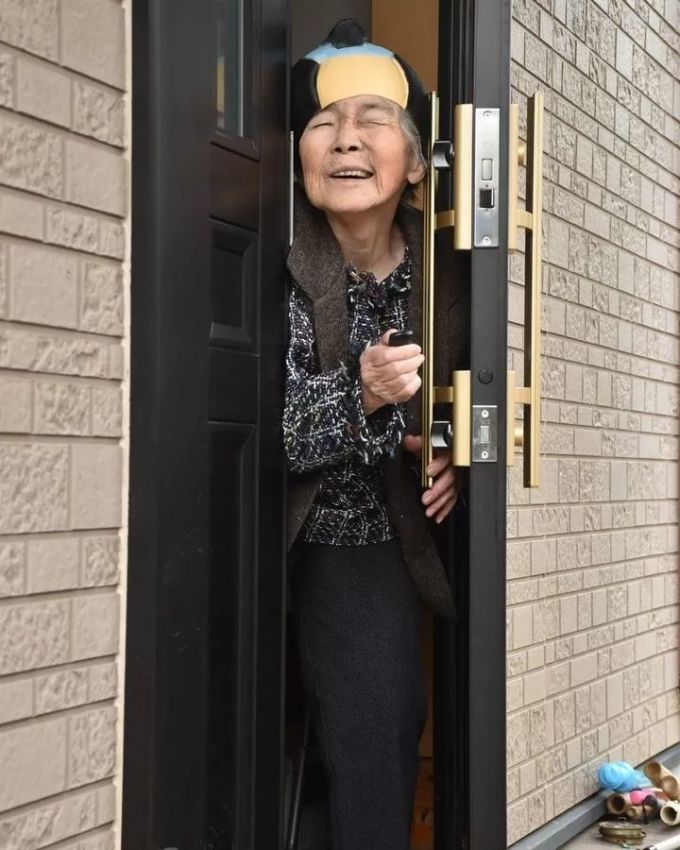 这位72岁学摄影的日本老奶奶,太硬核了!