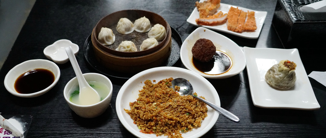 魔都什么值得吃？上海必吃榜人均最低、人流如织的龙华寺素斋