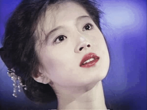 佟丽娅一直在苦笑?不,苦相和凄美是有区别的