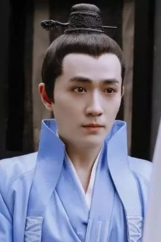 佟丽娅一直在苦笑?不,苦相和凄美是有区别的