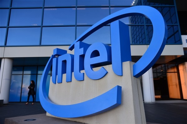 同频性能暴涨 54％：Intel 10nm 14 核心至强曝光