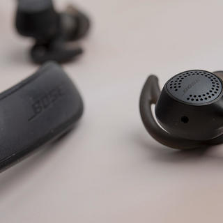 谁才是最强的颈挂式降噪耳塞,索尼WI-1000XM2迎战BOSE QC30