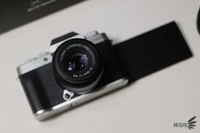 APS-C画幅入门Vlog新贵,富士X-T200评测