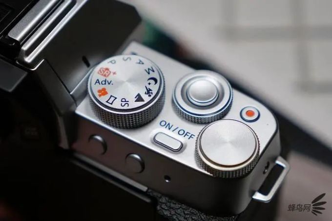 APS-C画幅入门Vlog新贵,富士X-T200评测