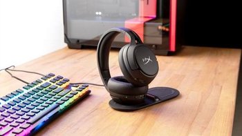 10W 无线充电、7.1虚拟环绕声：HyperX 发布 Qi 无线充电游戏耳机 Cloud Flight S