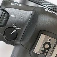 EOS R5现身WPPI、松下更新镜头规划、佳能G9XIII参数、X-T4防抖镜头盘点