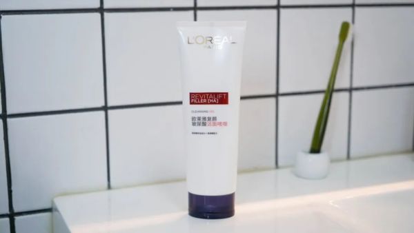 戴口罩长痘?先把脸洗干净!