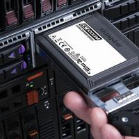 最高7.68TB、1DPWD耐用性：金士顿 发布 DC1000M U.2 SSD 固态硬盘