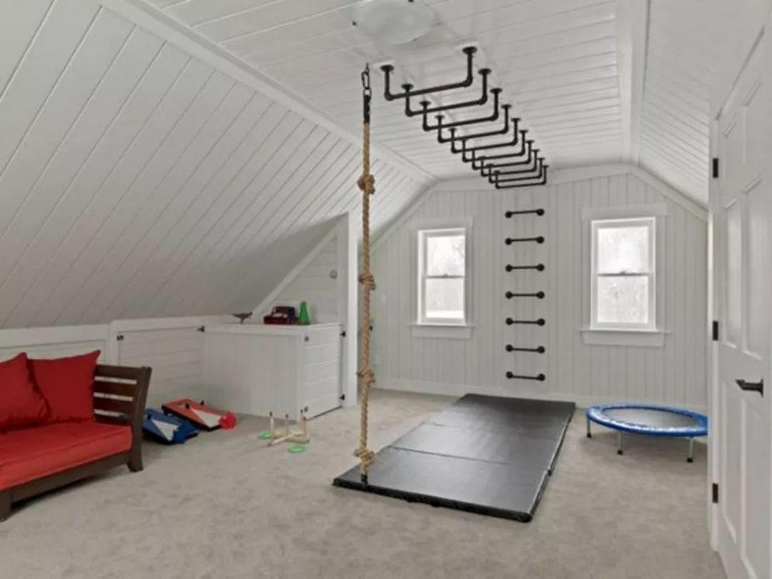 疫情期间，在家打造健身房越来越重要！只要2m²就够用，阳台、卧室全榨干