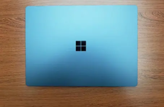 去实体店看了Surface Laptop