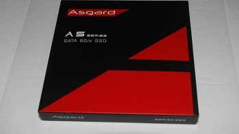阿斯加特4TB SSD开箱，超大容量致敬欧皇