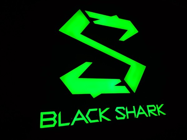 全网预约破 500 万：腾讯黑鲨 3 游戏手机 3 月 6 日全渠道开售