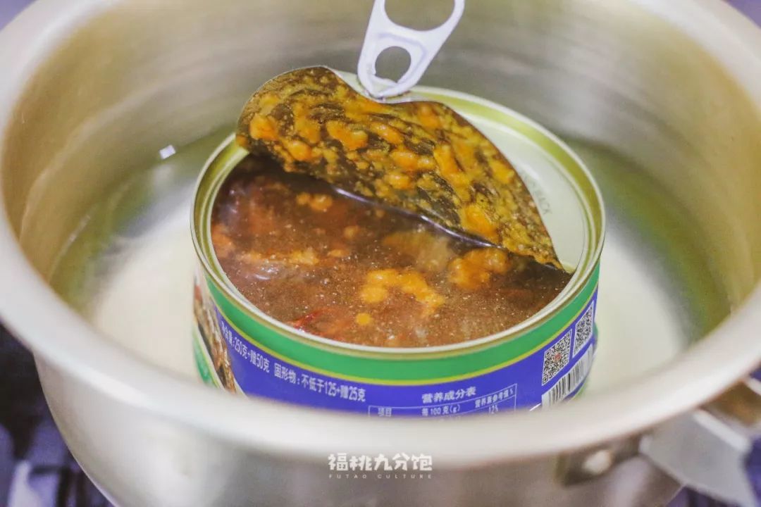 我在家囤了一柜子的牛肉罐头