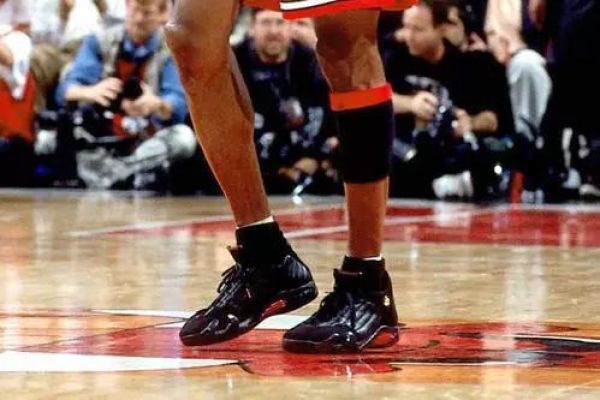 伟大时刻的助飞器——Air Jordan 14