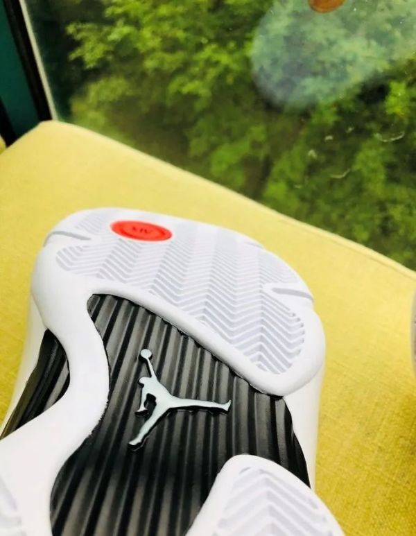 伟大时刻的助飞器——Air Jordan 14