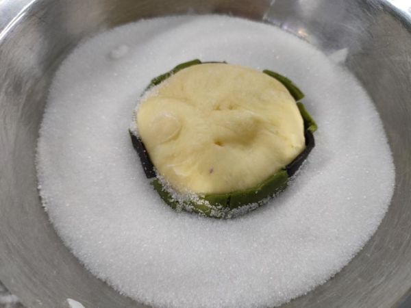 颜值超高的足球菠萝包!足球发烧友必买~