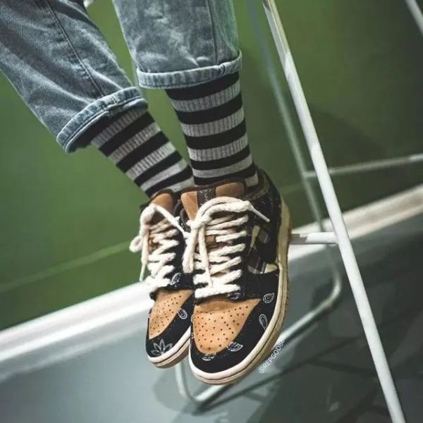 又一双全新 Travis Scott x AJ1曝光?BespokeIND 客制版AJ1赏析