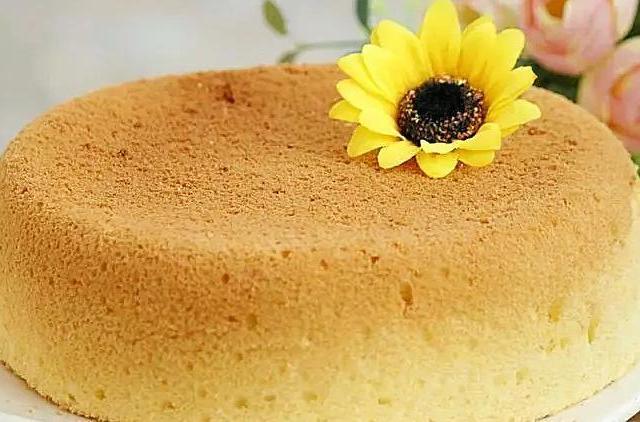 超长假期，买不到新鲜面包但可以自己动手，电饭锅自制蛋糕了解下