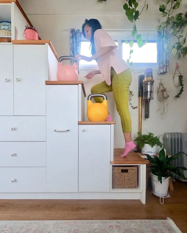 54岁至今未婚,独居在17㎡的乡下小房却让10万+网友羡慕到爆!