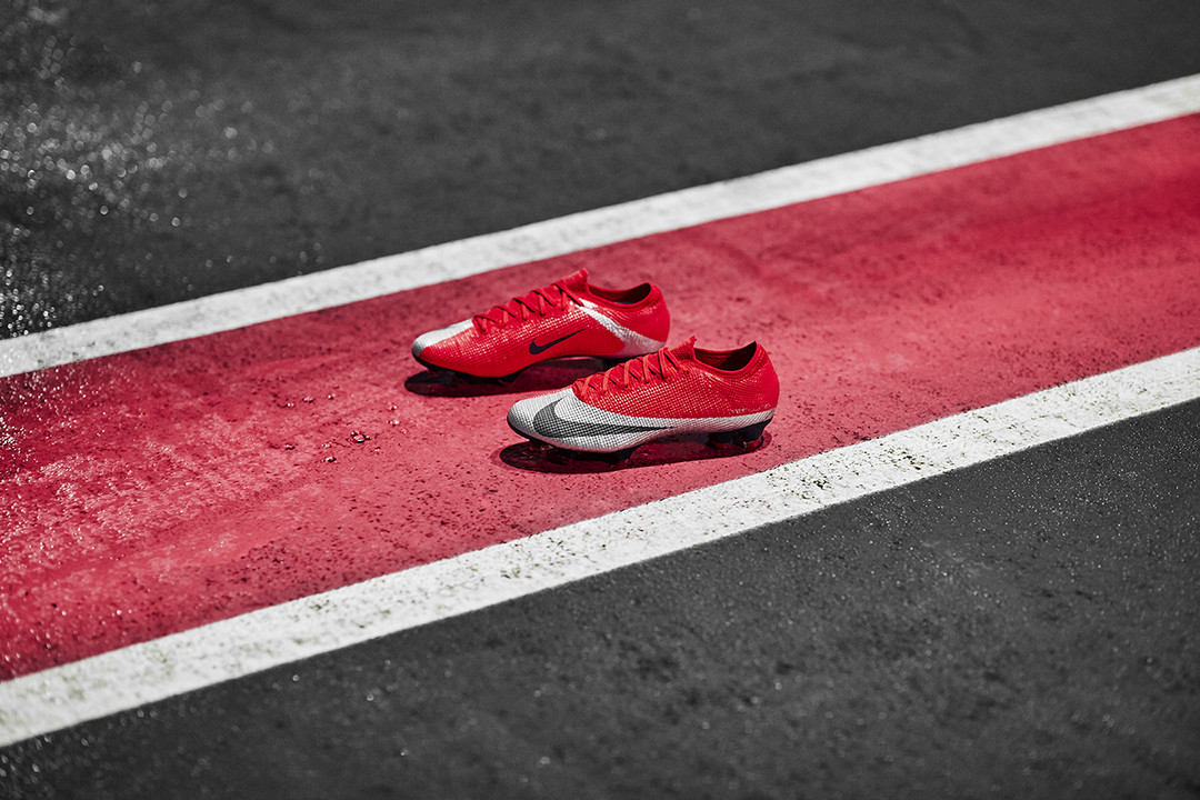 Nike发布全新MERCURIAL VAPOR足球鞋