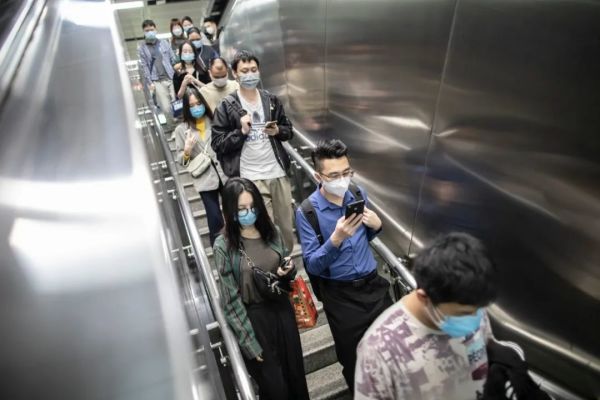 “一场疫情,吃光家底”,成年人的底气都是钱给的