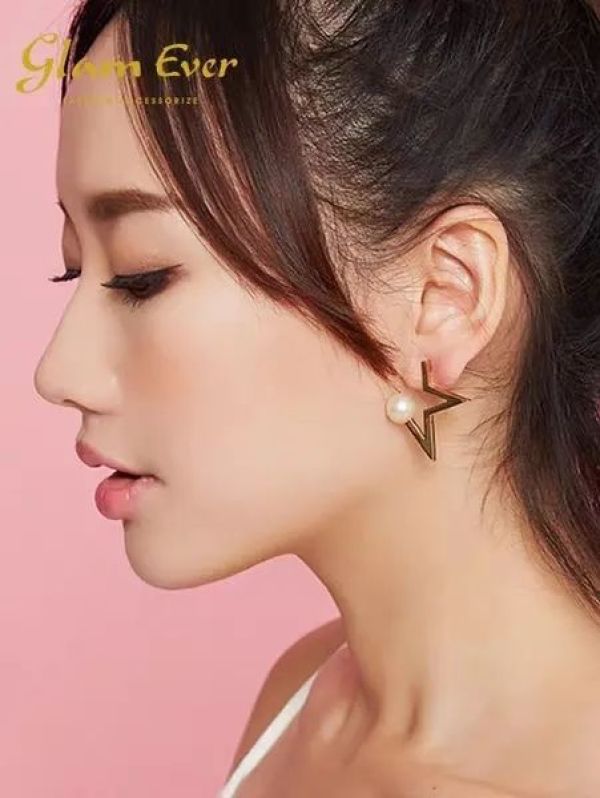 整理了一期好看精致的明星爱用耳饰,很适合年轻女孩!