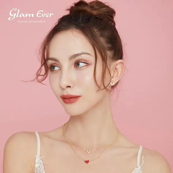 整理了一期好看精致的明星爱用耳饰,很适合年轻女孩!